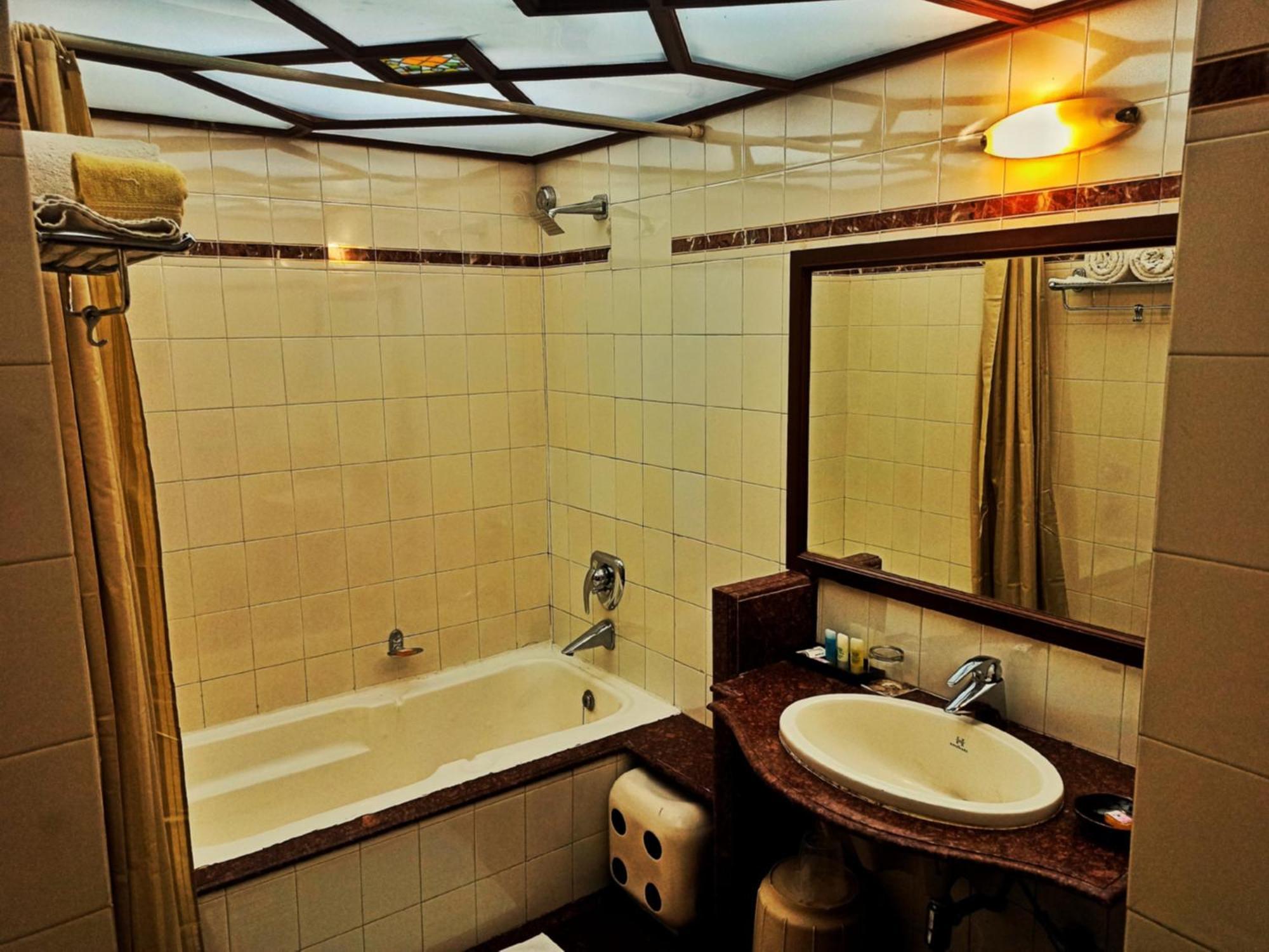 Kailash Parbat Hotel Lonavala Exteriér fotografie