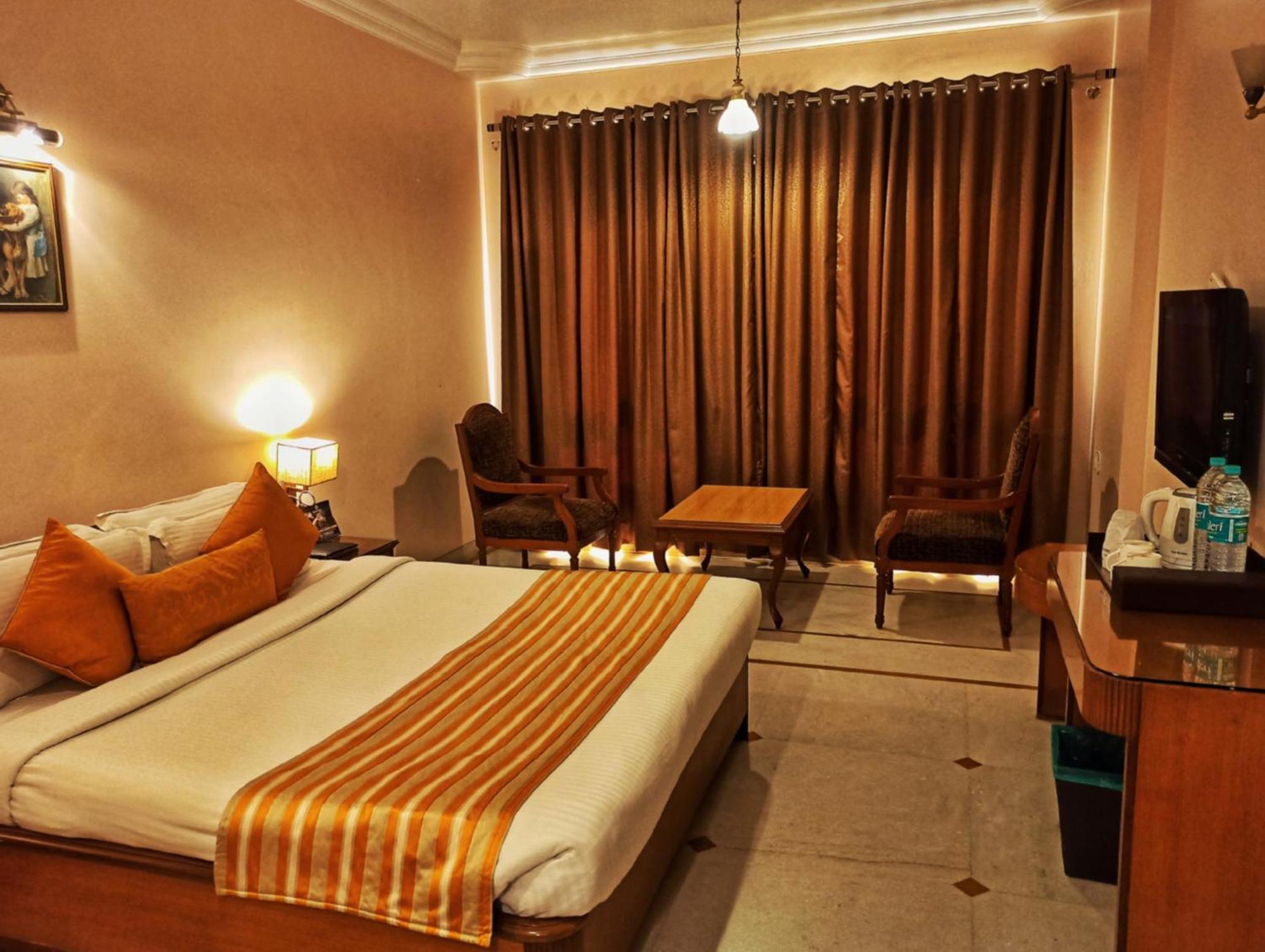 Kailash Parbat Hotel Lonavala Exteriér fotografie