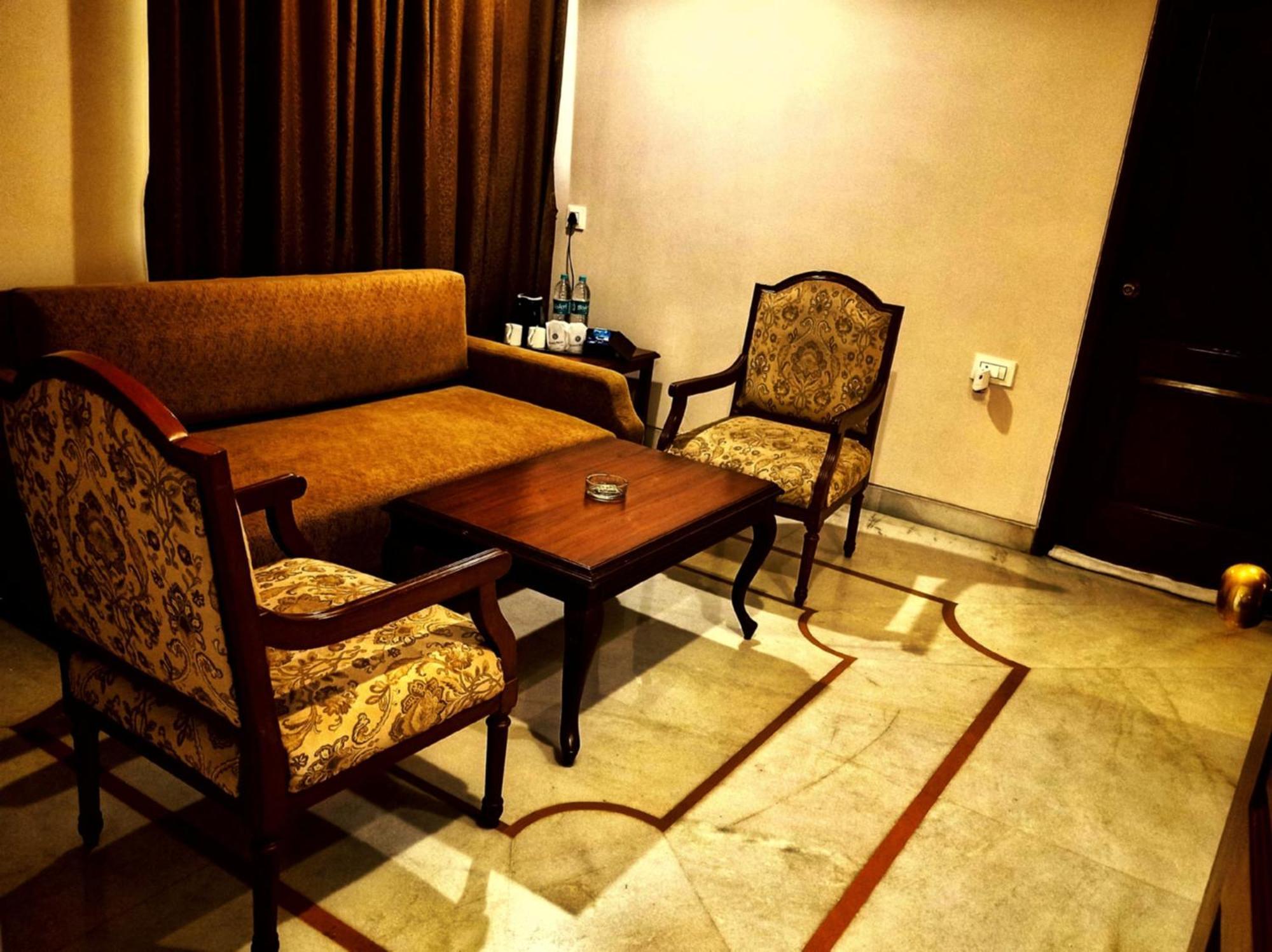 Kailash Parbat Hotel Lonavala Exteriér fotografie